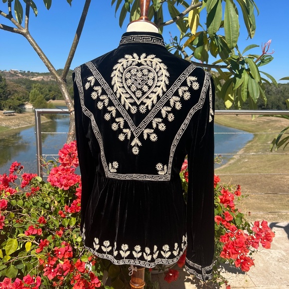 Double D Ranch Vintage Velvet Embroidered "Heart" Jacket! Size Small - Picture 1 of 7